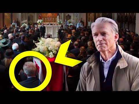 MCU Fan Theory [CONFIRMED] : Old Steve Rogers Was At Peggy Carter's Funeral In Civil War
