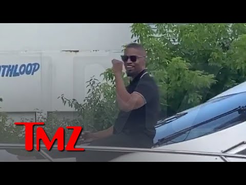 Jamie Foxx Waves to Fans on Boat, First Sighting Since Hospitalization | TMZ