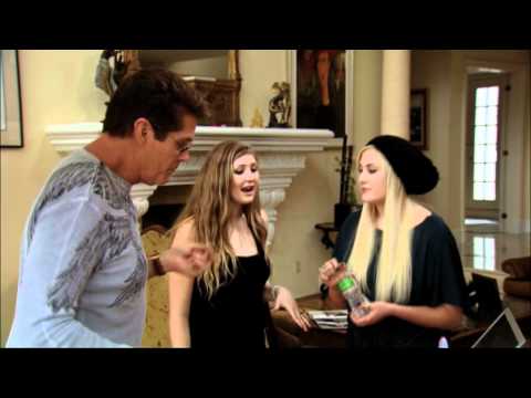 The Hasselhoffs - Family Singsong: Weekdays @ 7pm: SKY 156, SKY HD 211, Virgin 242