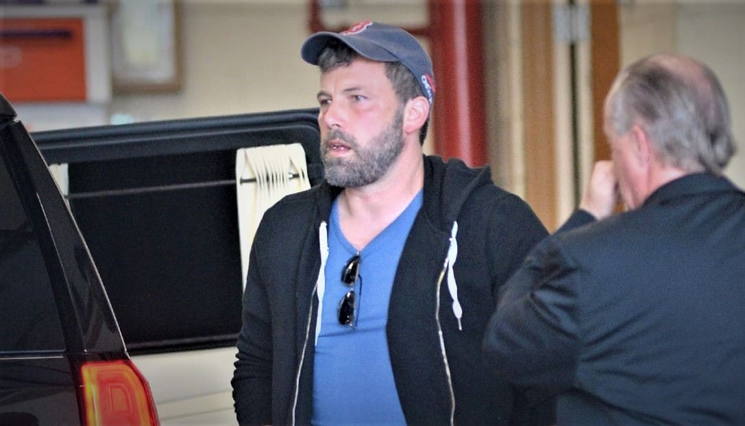 Ben Affleck Reportedly Takes A Break From Treatment To Meet Warner Bros.