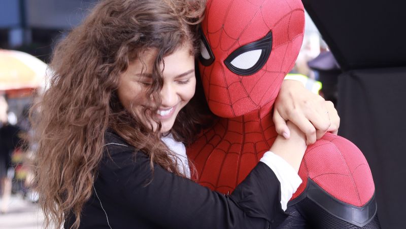 Spider-Man Star Zendaya Reveals How Avengers Snap Affected MJ