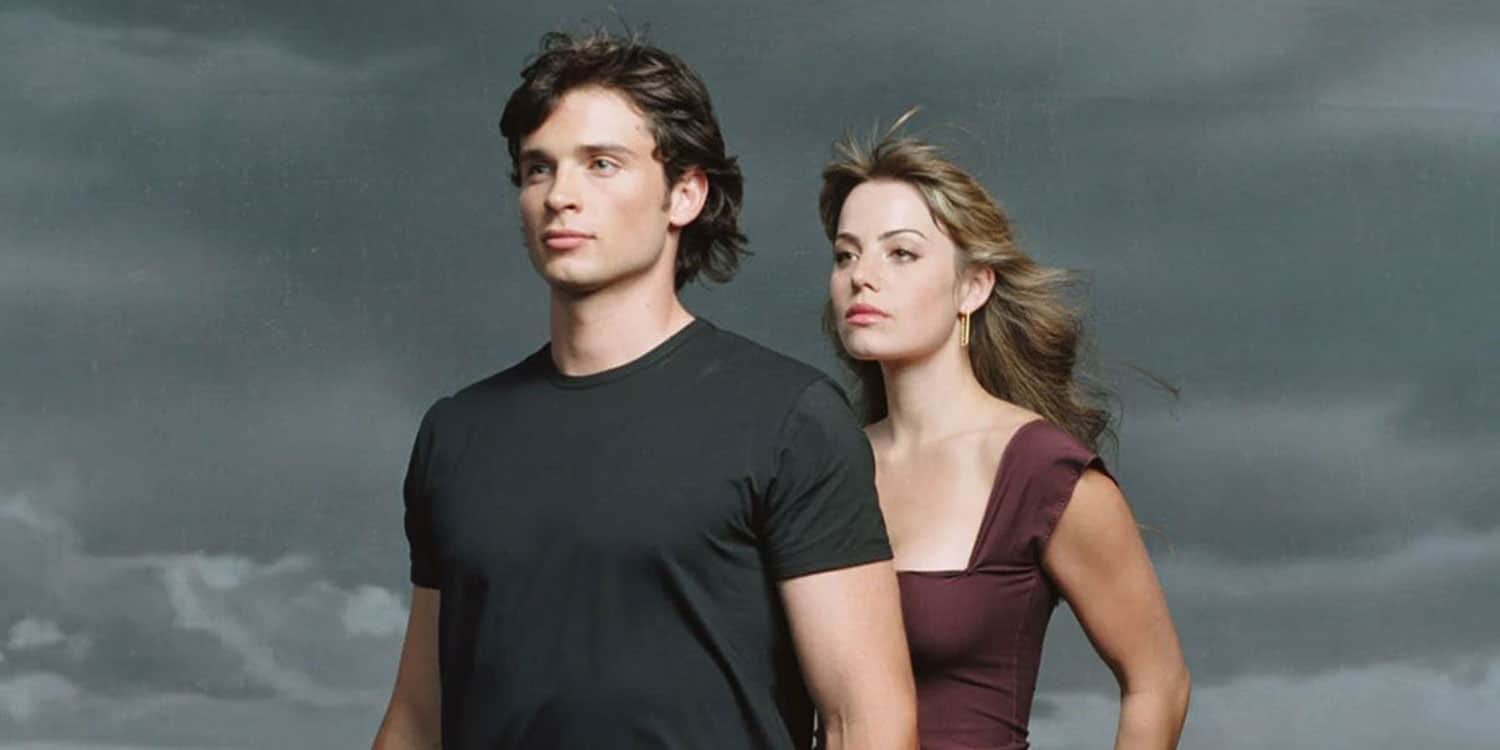 Seeing double. Erica Durance the CW S 2011. Tom Welling and Erica Durance crisis on Infinite Earths. Tom Welling and Erica Durance crisis on Infinite Earths photo.