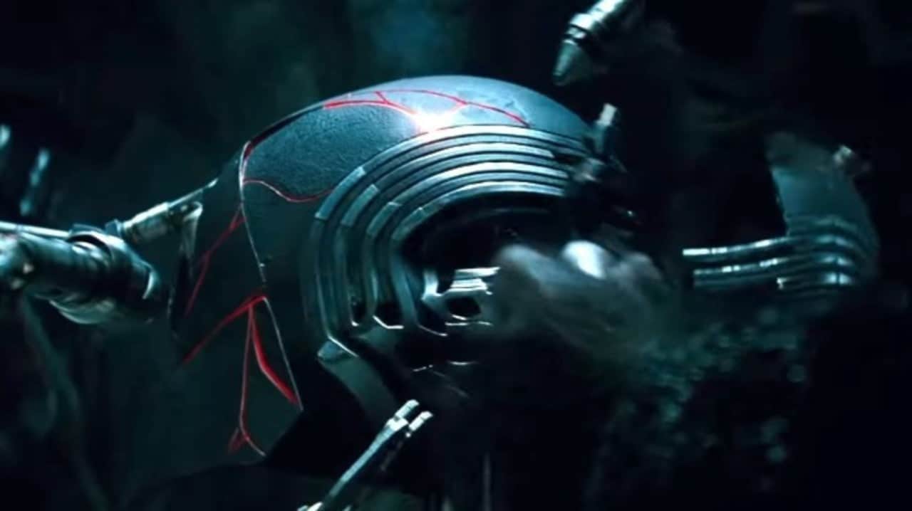Star Wars: The Rise of Skywalker Director Reveals the Reason for Kylo’s Repaired Mask