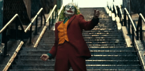 Lucky Fan Witnessed Joaquin Phoenix’s Joker Stair Dance Scene in Real Time 4 Joaquin Phoenix in the video