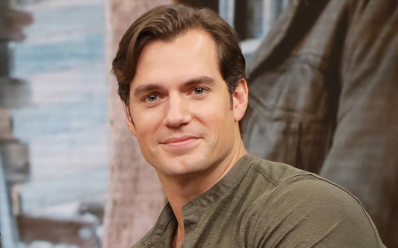 Henry Cavill Has Perfect Response To Ryan Reynolds Trolling His Justice League Mustache