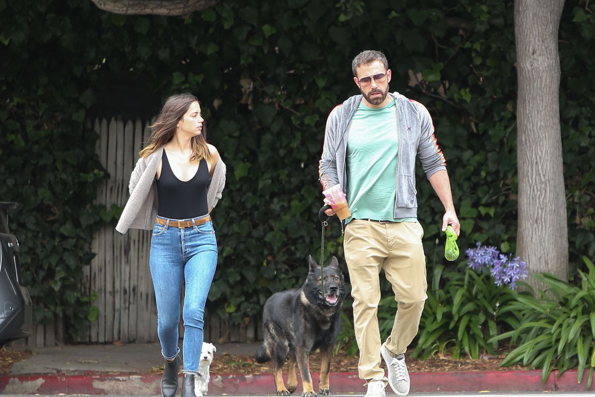 Ana de Armas and Ben Affleck.