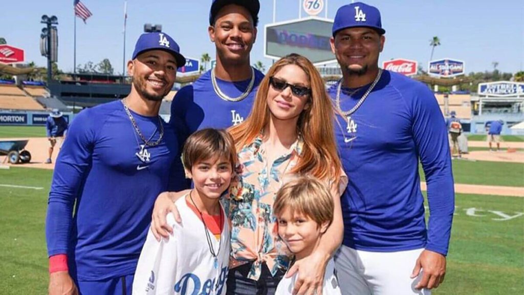 Shakira with her children