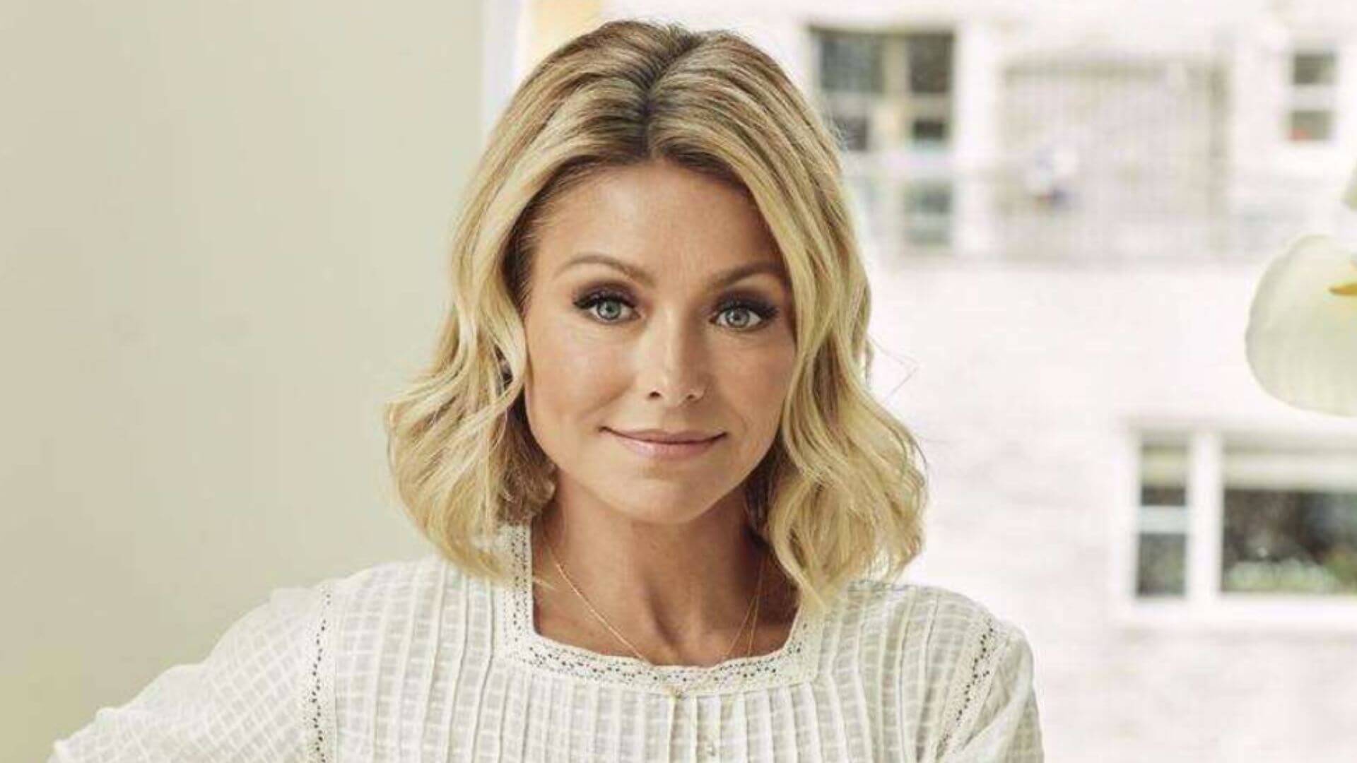 Are You Kidding Me 52 Year Old Kelly Ripa Jealous Of Own 25 Year