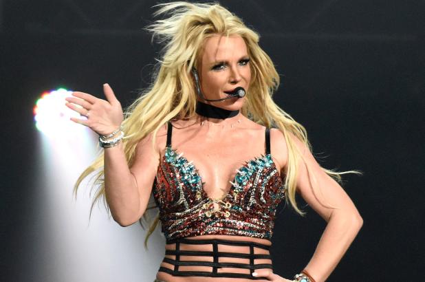 Britney Spears Performing