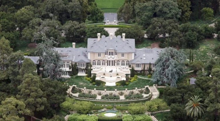 Jennifer Aniston bought Montecito Estate 