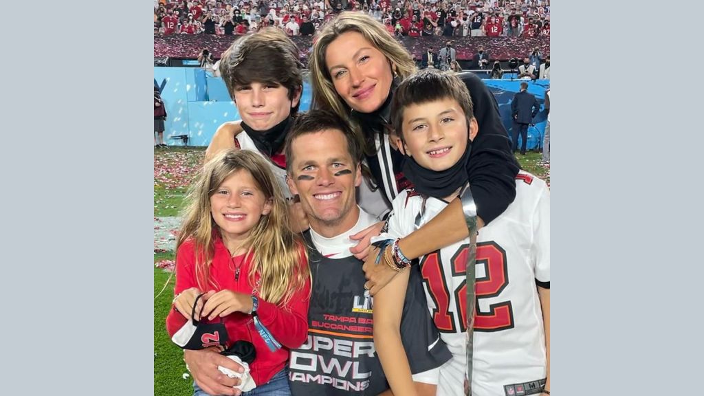 Tom Brady with Gisele Bündchen and their kids