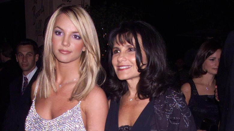 Britney Spears(left) along with her mother Lynne Spears(right).