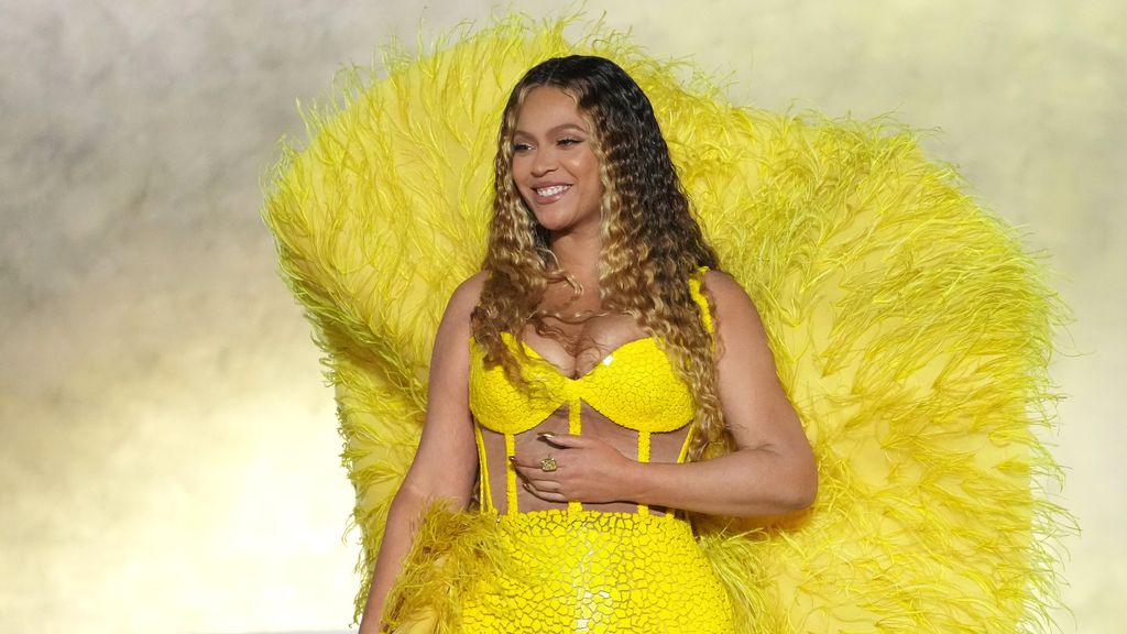 Beyoncé Is the Only Person on Earth Who Could Get Her Hair This  Supernaturally Sleek — See the Photos