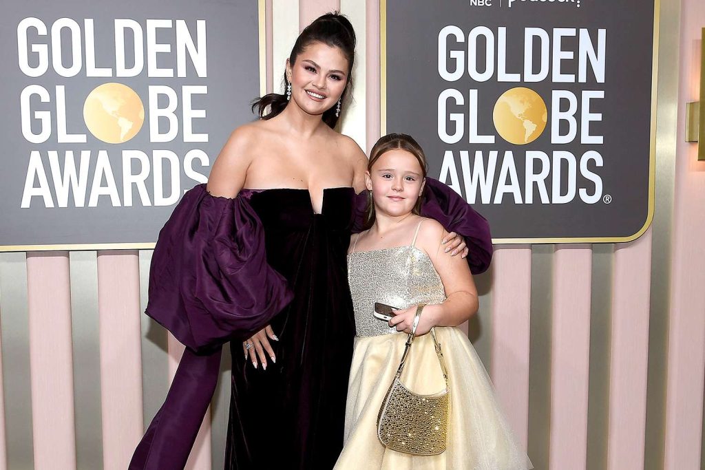 Selena Gomez with her sister Gracie