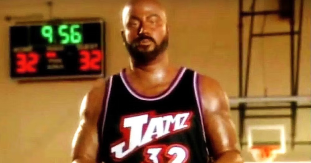 Jimmy-Kimmel-impersonating-NBA-player-Karl-Malone-in-blackface.