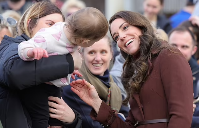 “Kate is no longer waiting for the fans to ask for touches