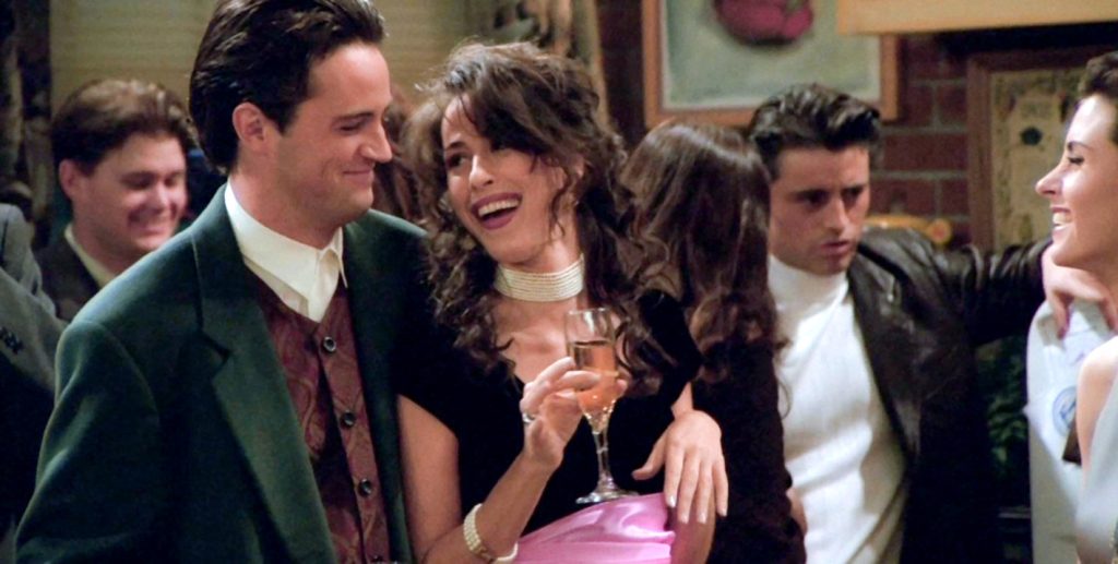 Maggie Wheeler and Mathew Perry in FRIENDS