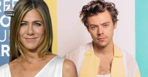“He’s totally in her league”: Jennifer Aniston Sends Flirty Messages to Harry Styles After His Embarrassing Wardrobe Malfunction