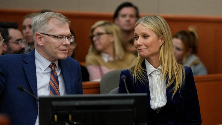 Gwyneth Paltrow and attorney Steve Owens at the trial