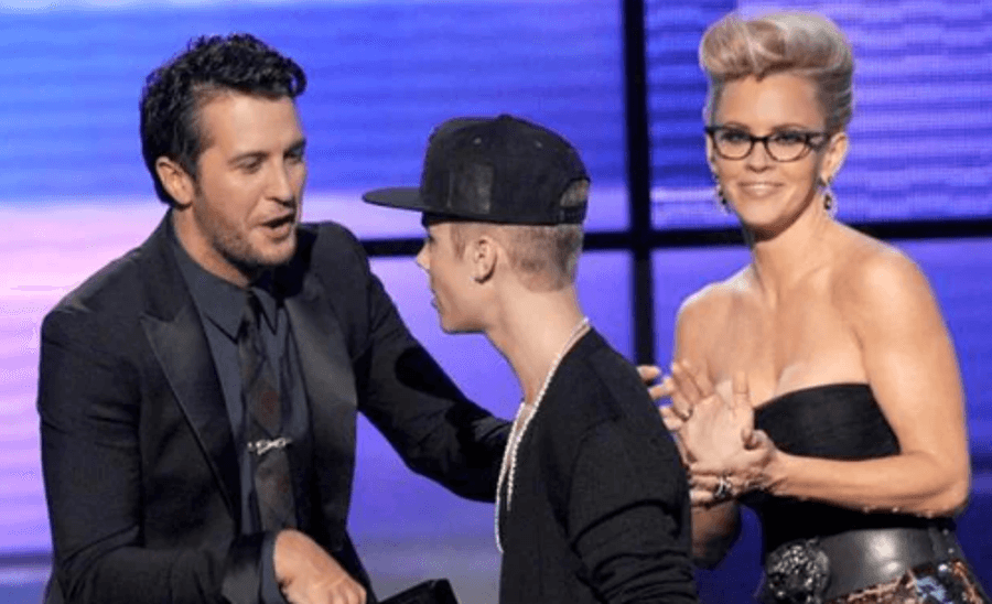 Justin Beiber was forcefully kissed by Jenny McCarthy 