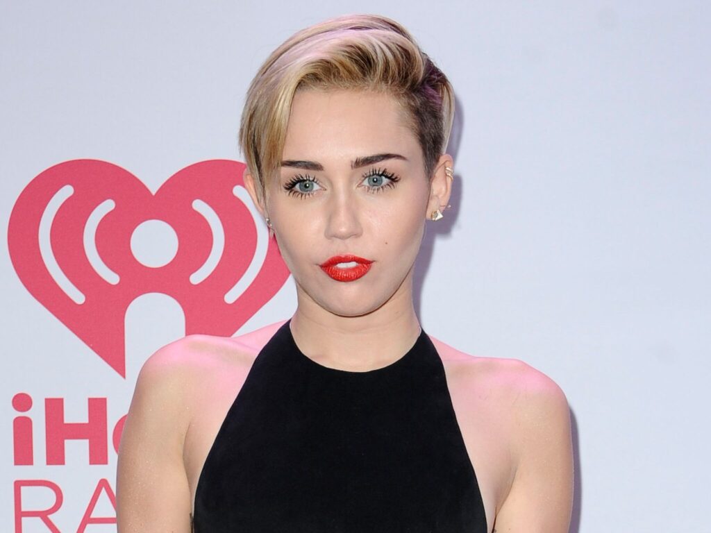 Miley Cyrus Owned Her 'Two and a Half Men' Role So Well Ashton Kutcher ...