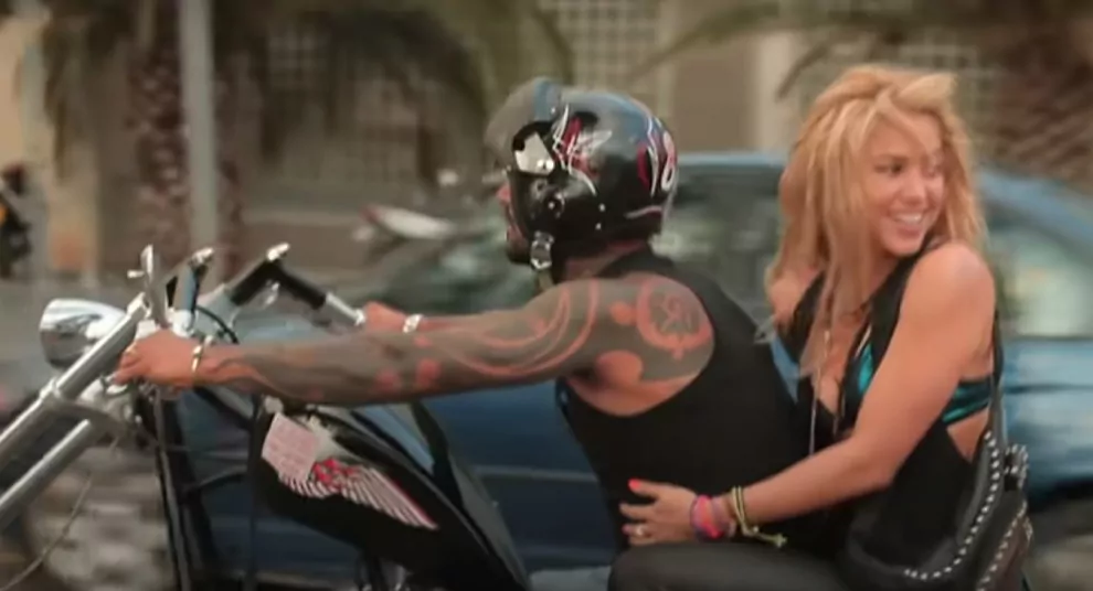 Shakira Was Fined For $440 For Breaking Rule Before She Started Dating Barcelona's Veteran Gerard Pique 2 Shakira in her music video 'Loca'