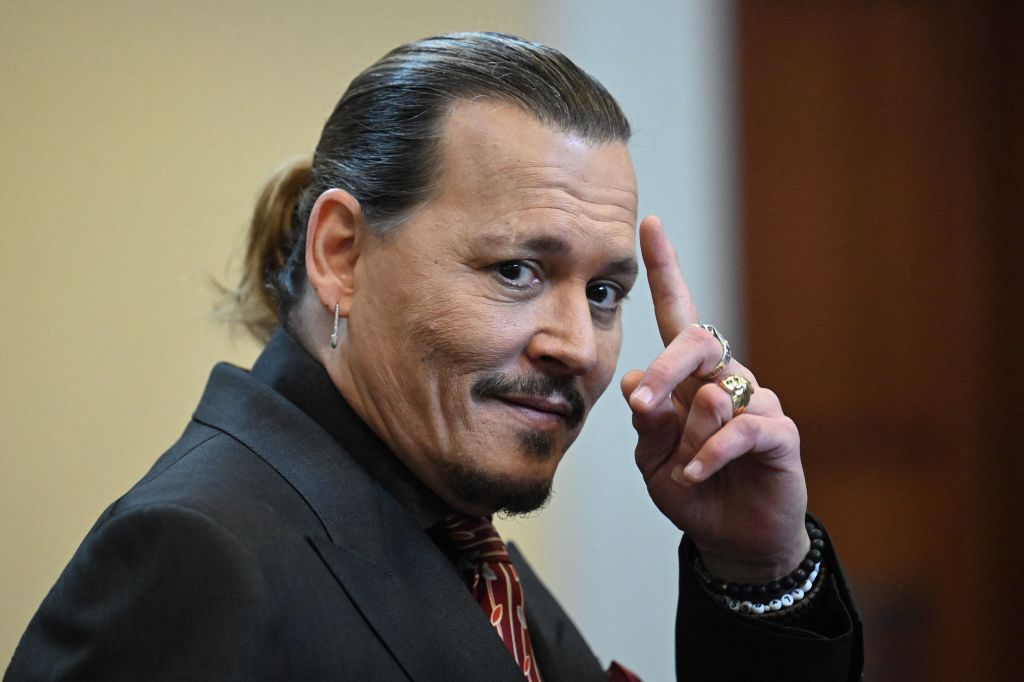 Medical Expert Reveals Truth Behind Johnny Depp's Viral Rotting Yellow ...