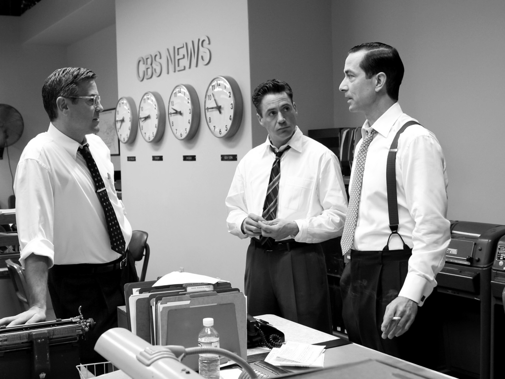 George Clooney, Robert Downey Jr and Jeff Daniels in Good Night and Good Luck | Credits: Metropolitan Filmexport